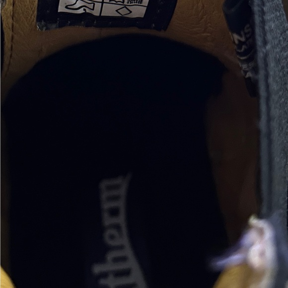 Ladies black Aquatherm winter boots sized 7. - Picture 5 of 8